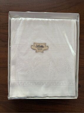 Bates White Floral Damask Tablecloth 54 x 54”